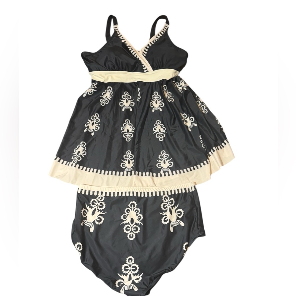 BloomChic Black and Cream Swim Coverup With Matching Bottom Size 18-20 Tankini - Picture 2 of 11